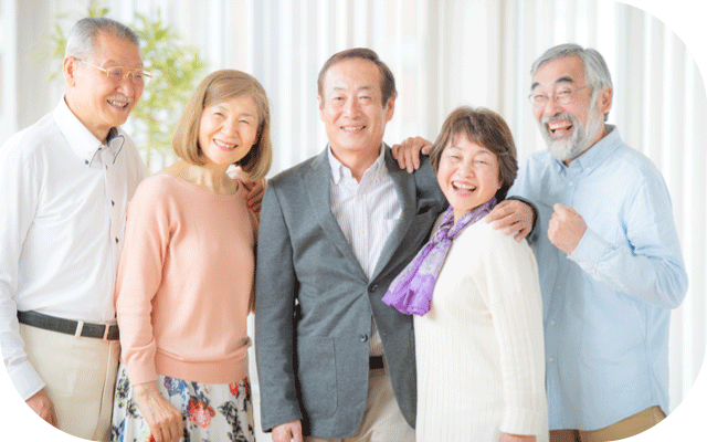 仲間と楽しそうなじいじとばあばの様子